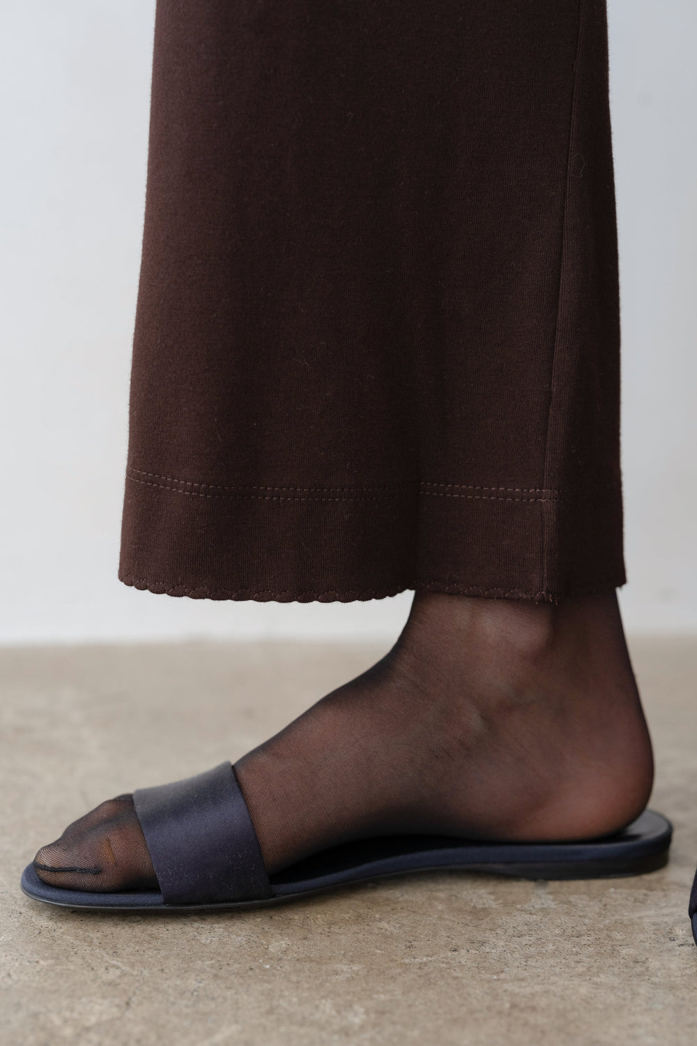 Women The Baby Rib Scallop Pant