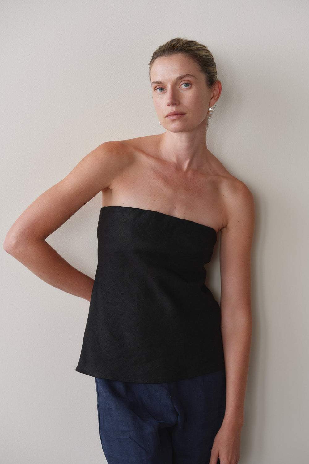 Women Jet Linen Tube Top