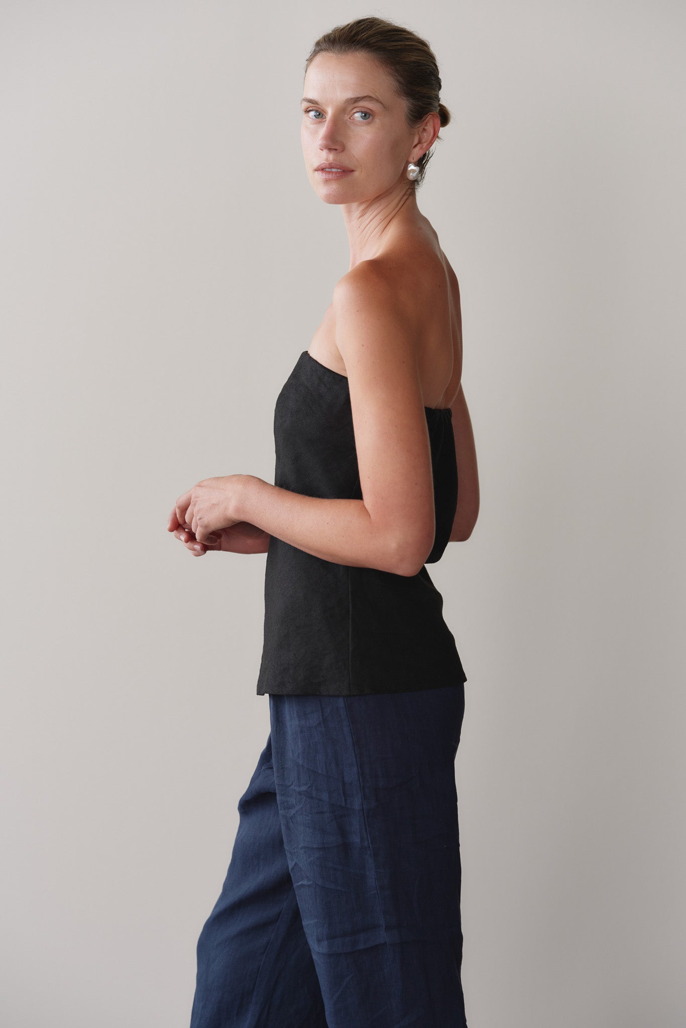 Women Jet Linen Tube Top