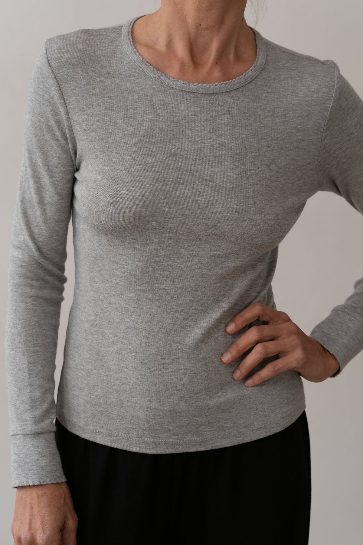 Women Heather Grey Baby Rib Scallop Long Sleeve