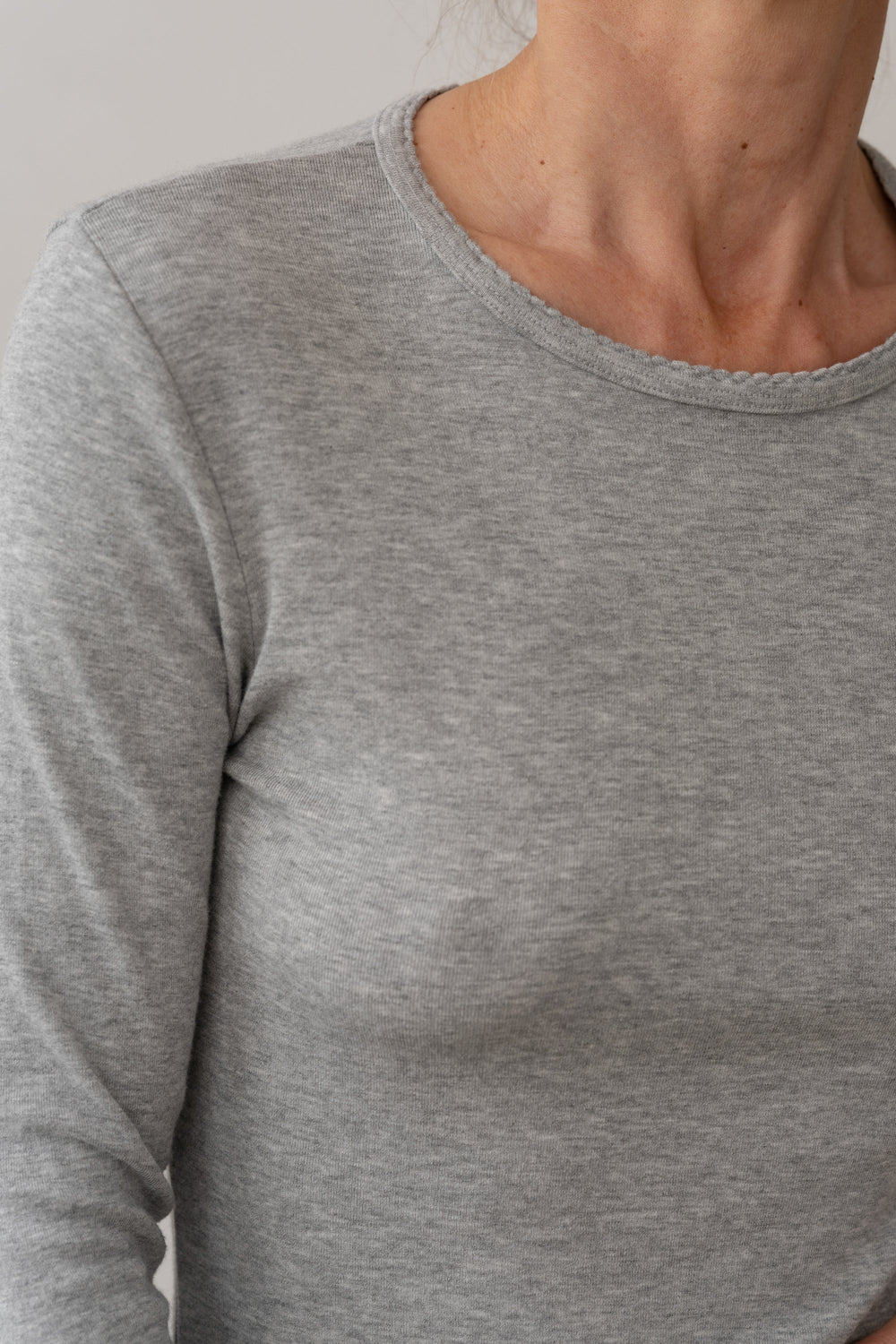 Women Heather Grey Baby Rib Scallop Long Sleeve