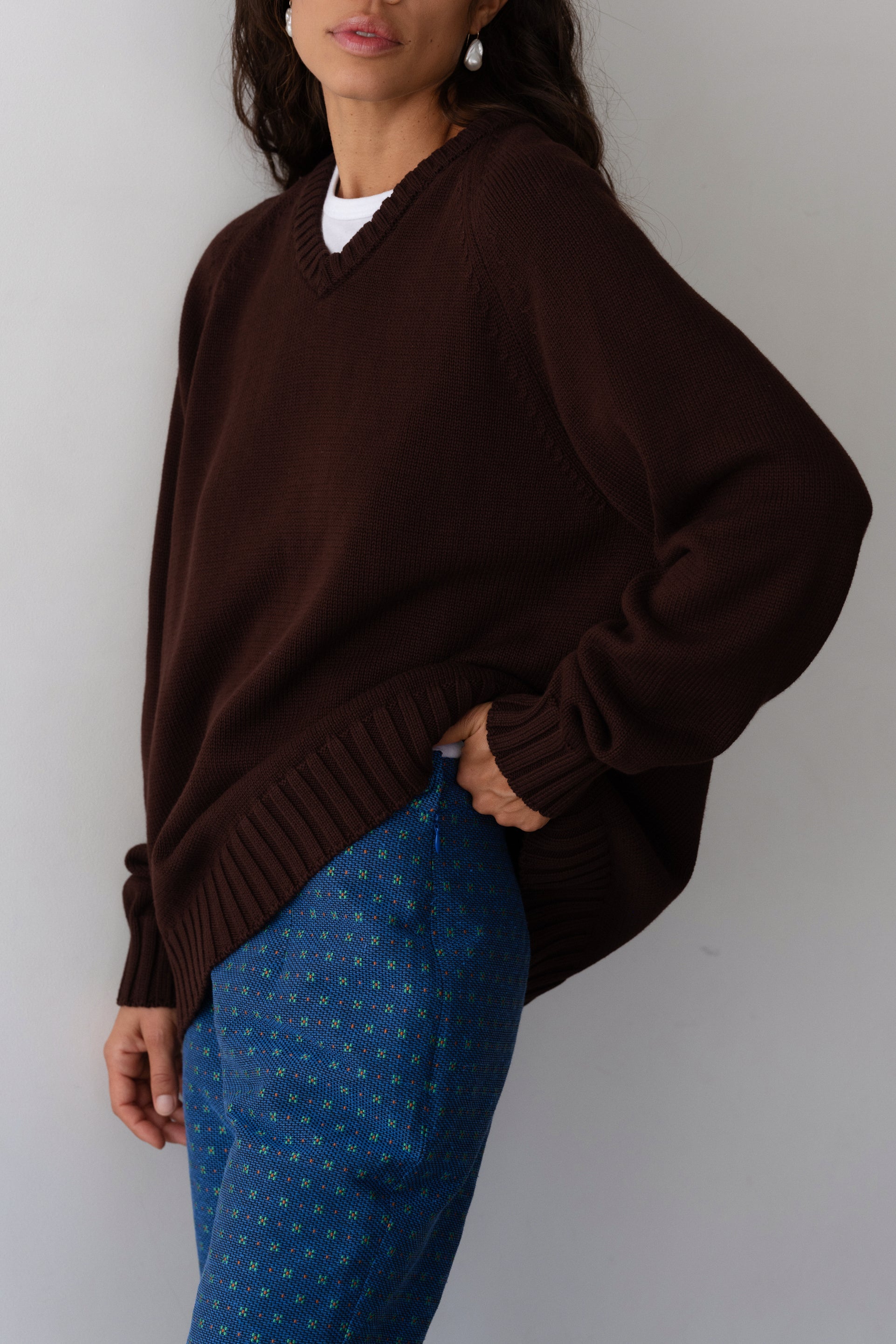 Women The Heavy Cotton Knit V-Neck Sweater