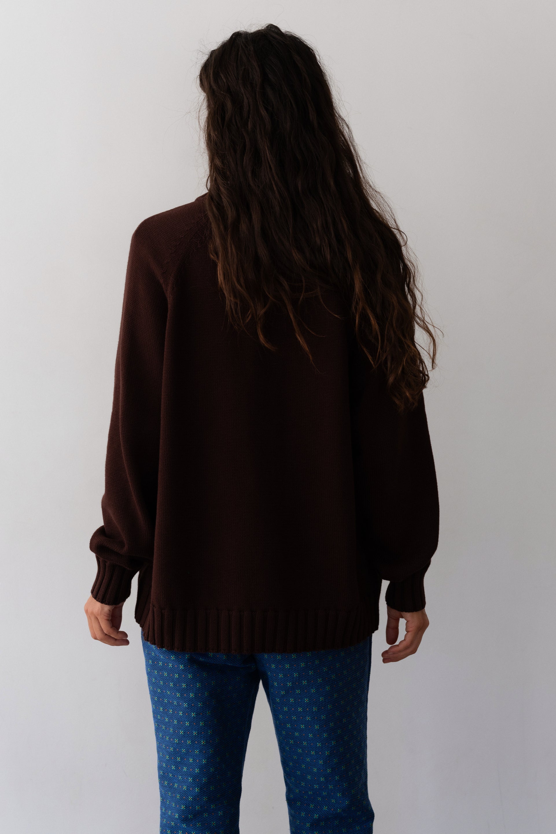 Women The Heavy Cotton Knit V-Neck Sweater
