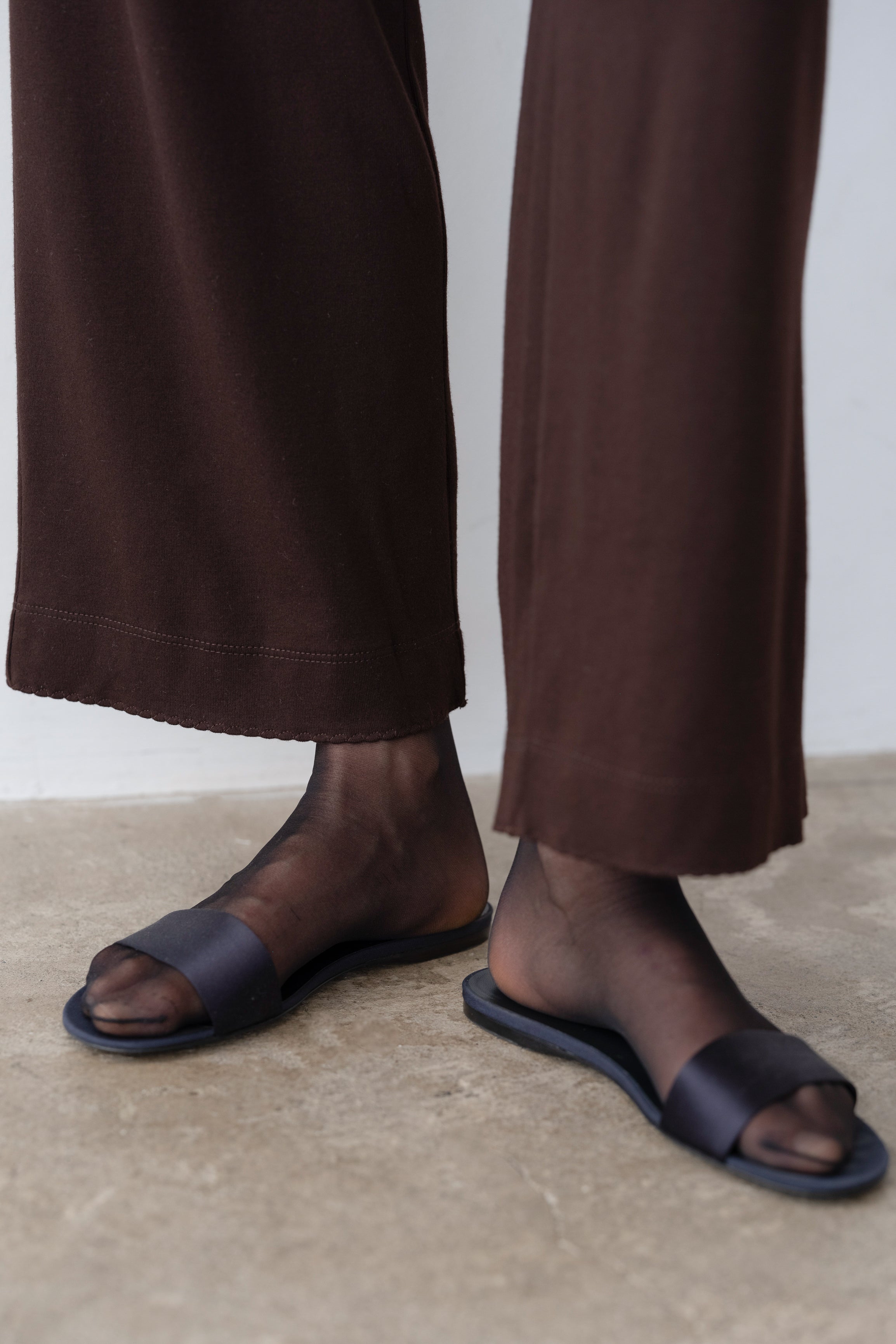 Women The Baby Rib Scallop Pant