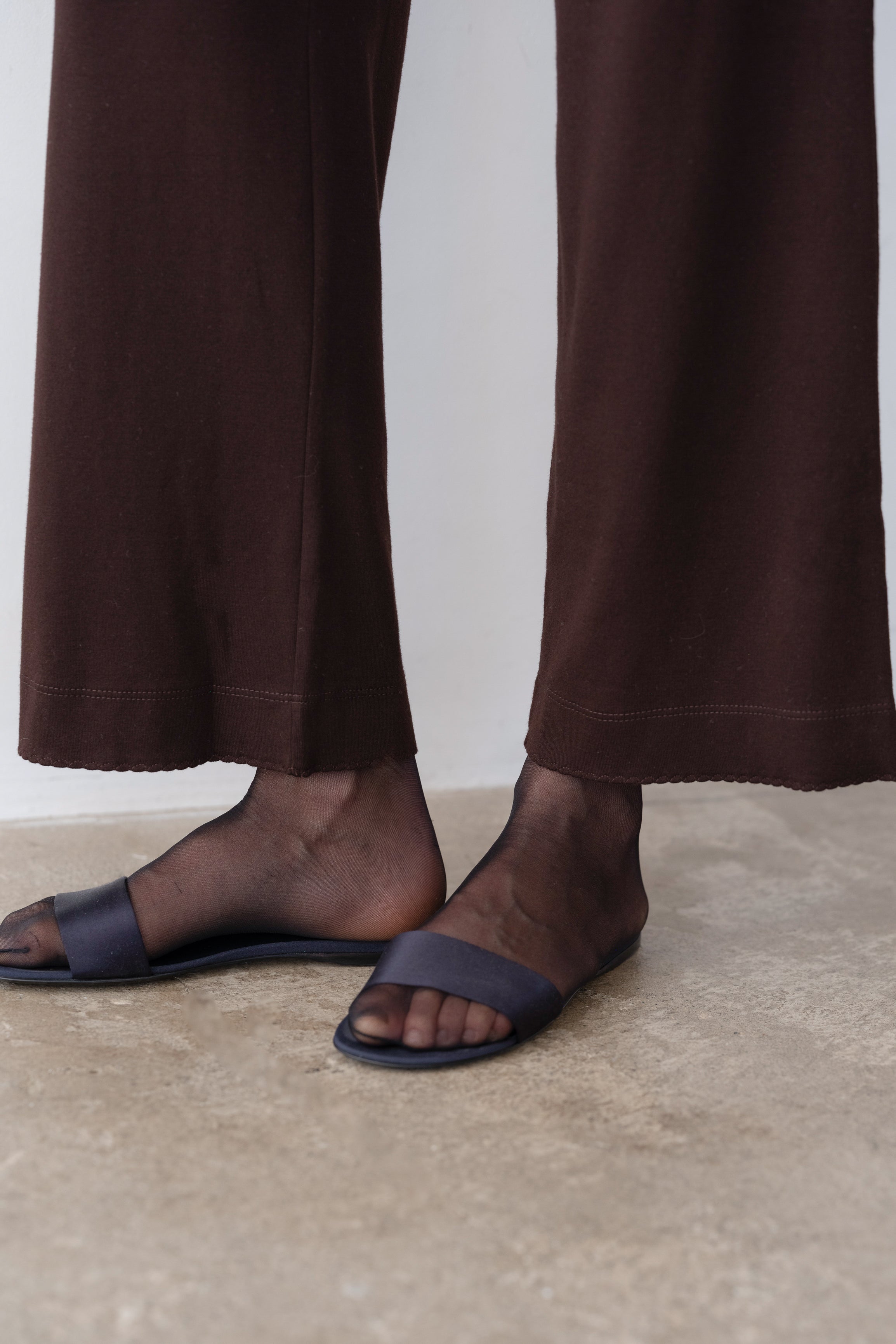 Women The Baby Rib Scallop Pant