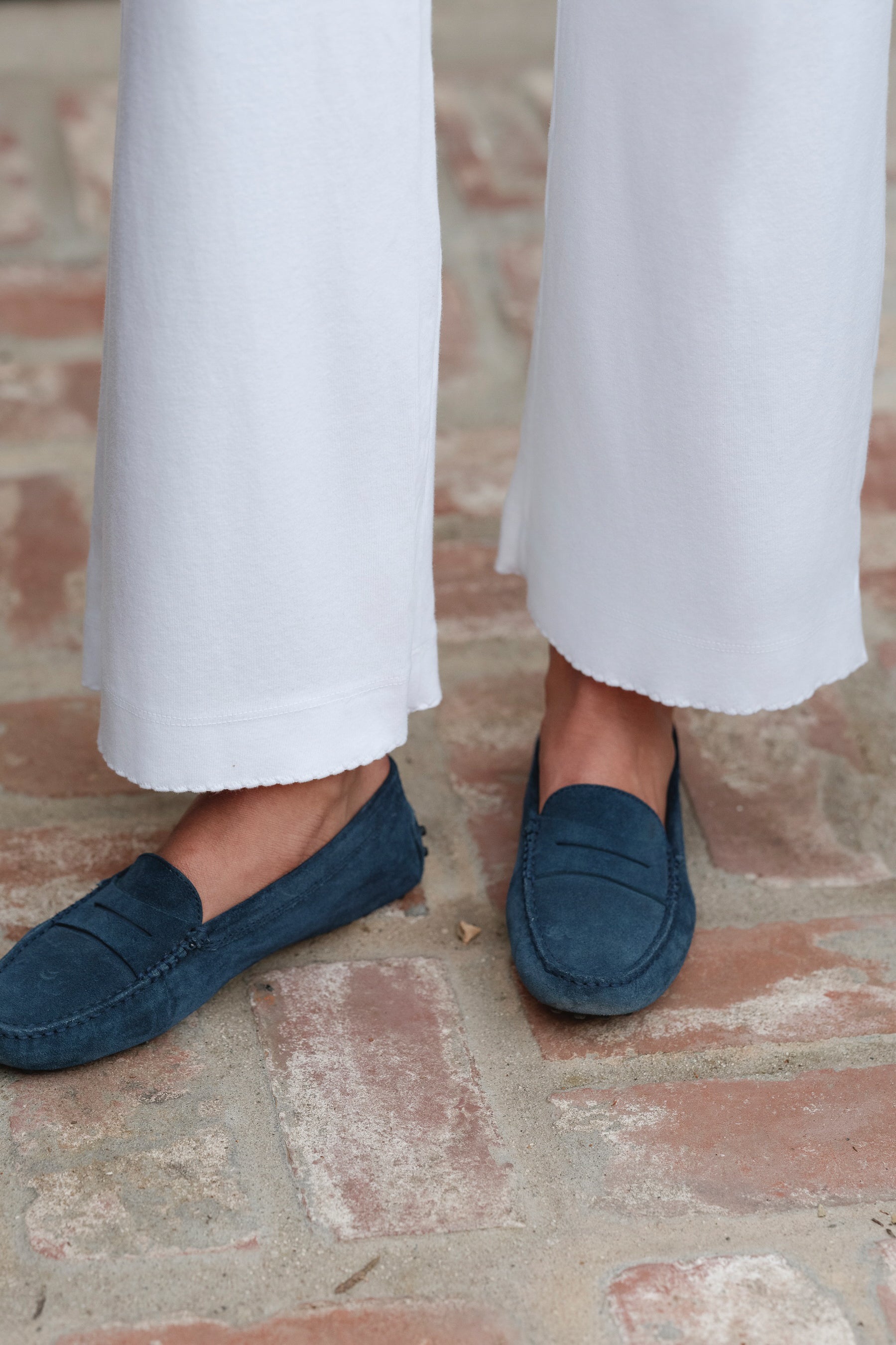 Women Powder Baby Rib Scallop Pant
