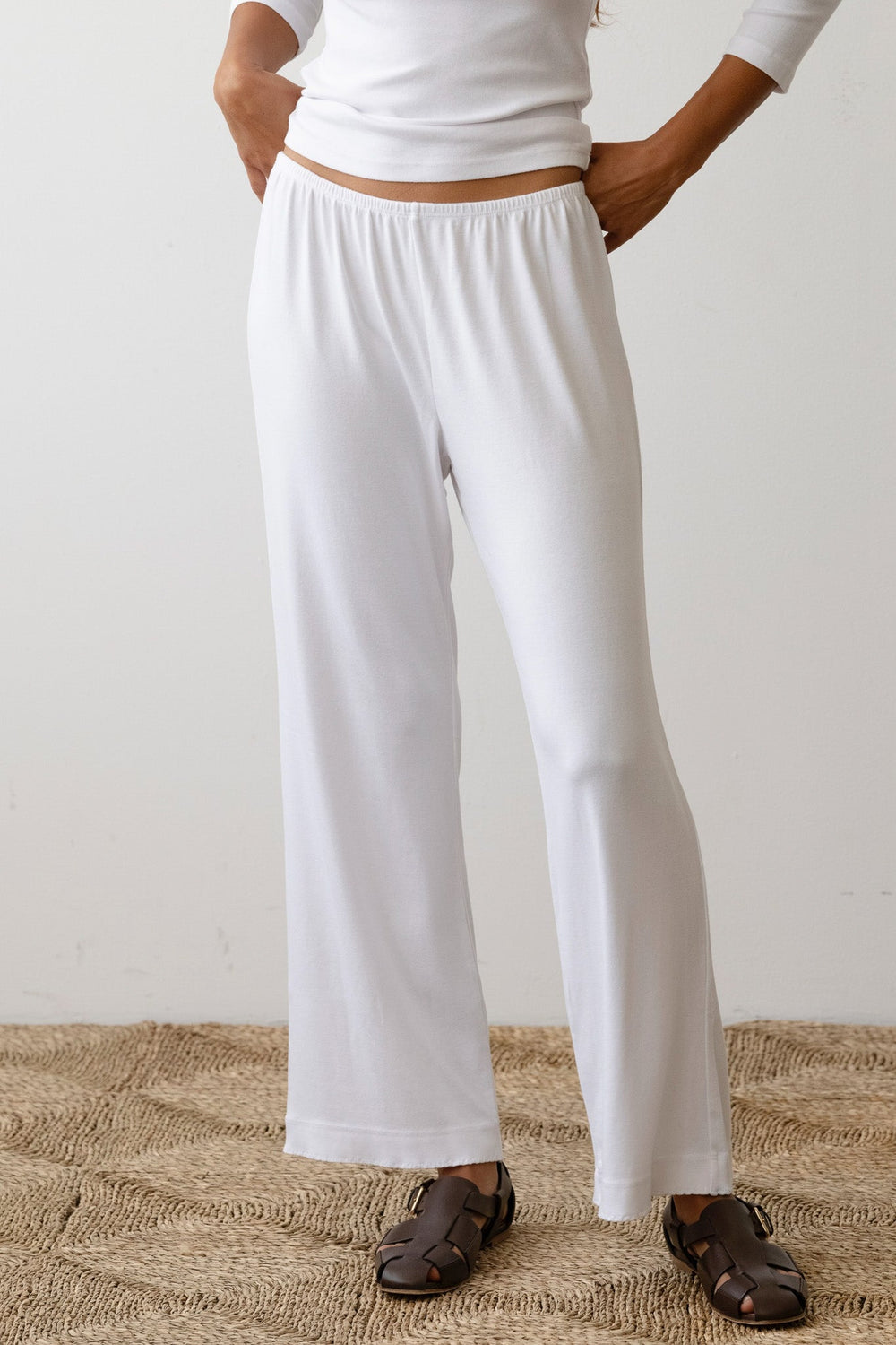 Women Powder Baby Rib Scallop Pant