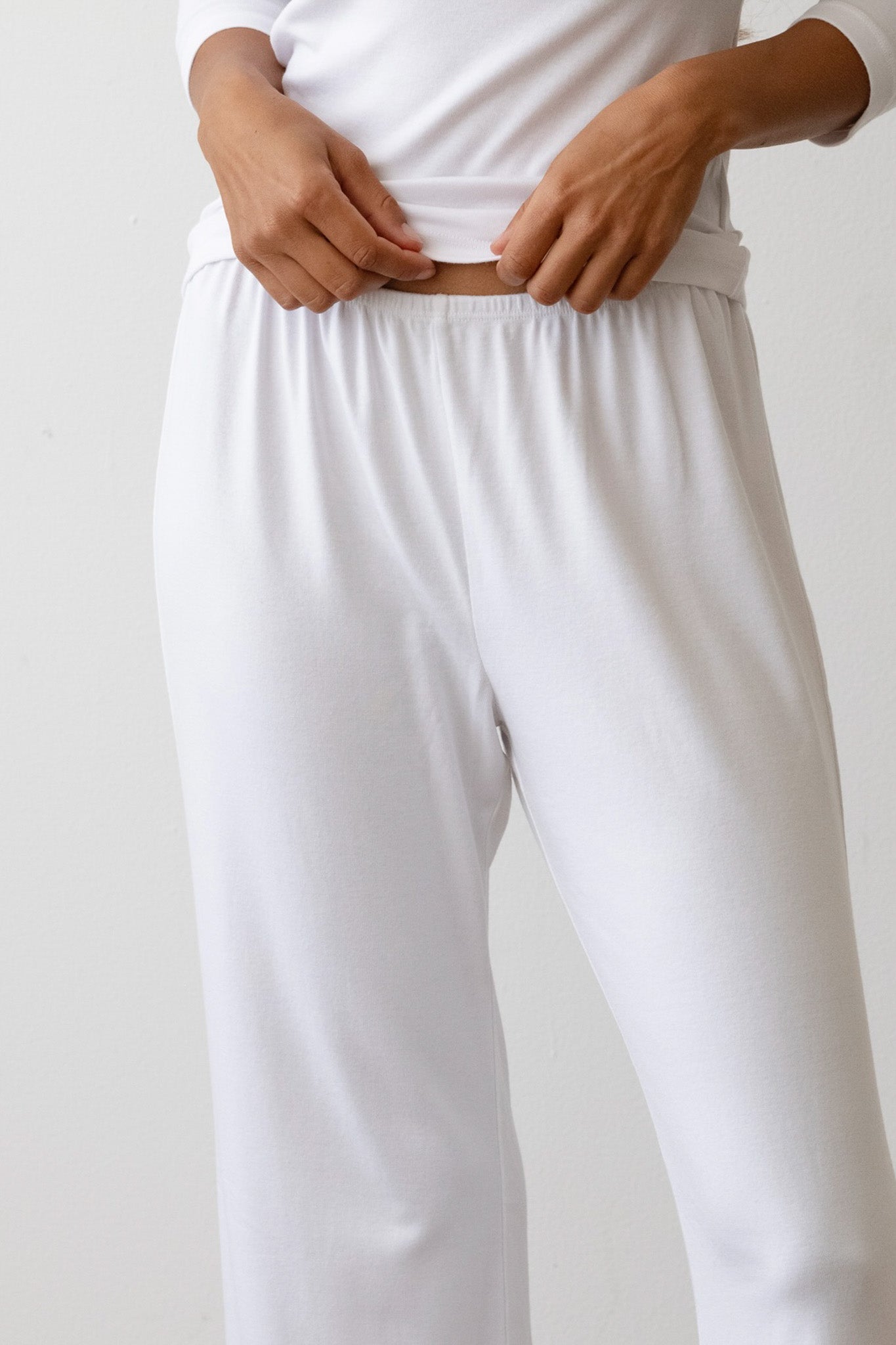 Women Powder Baby Rib Scallop Pant