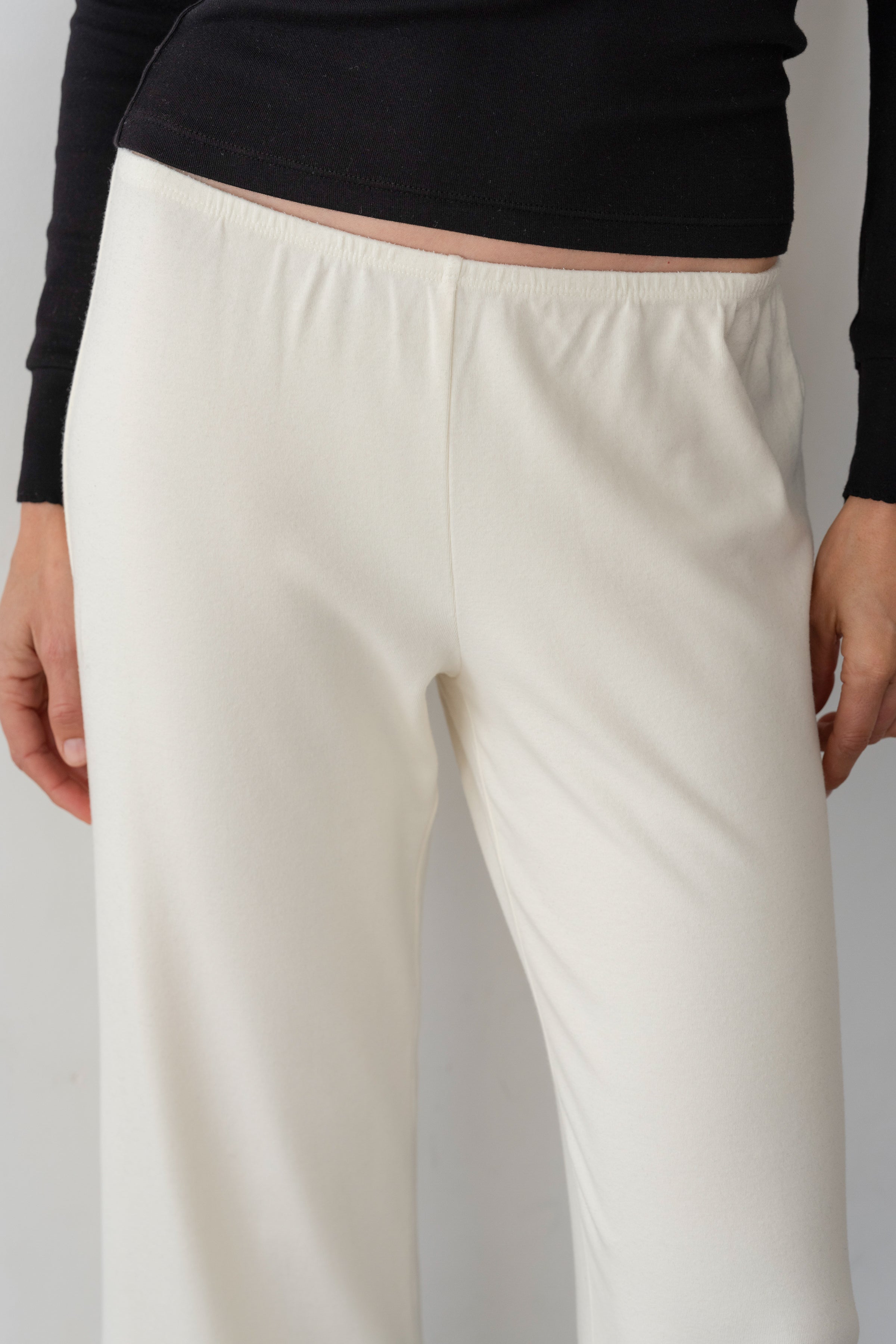 Women Creme Baby Rib Scallop Pant