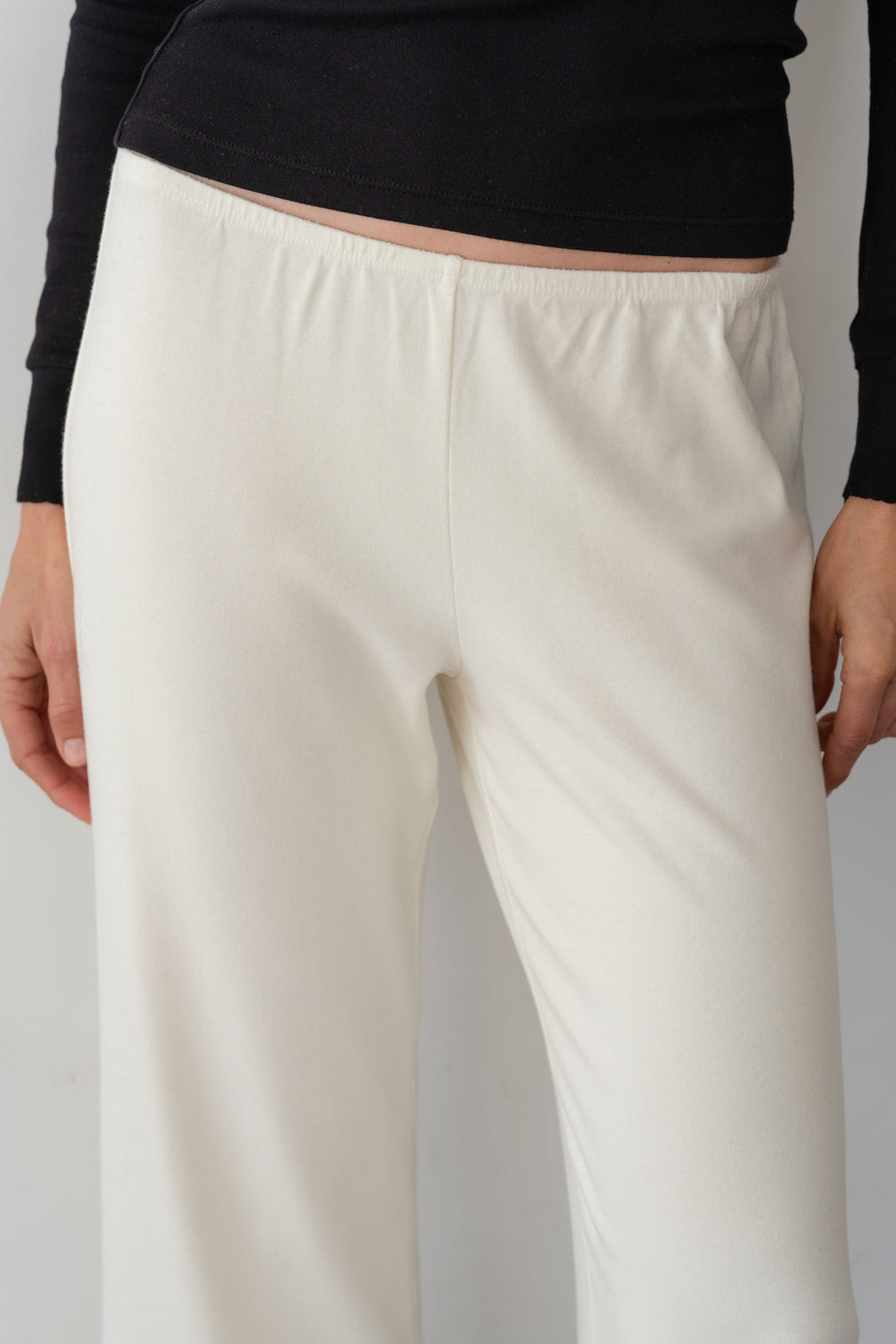 Women Creme Baby Rib Scallop Pant
