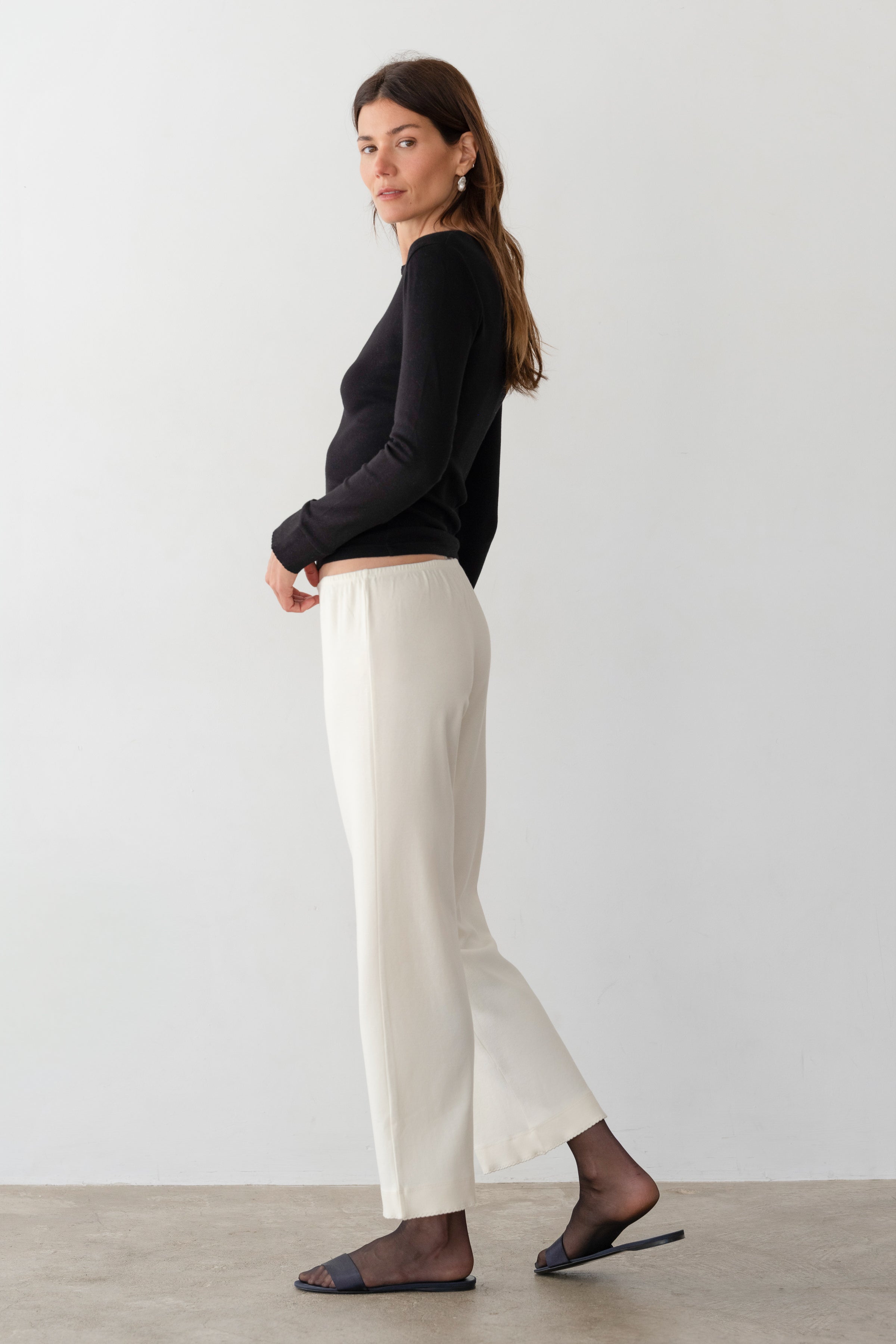 Women Creme Baby Rib Scallop Pant