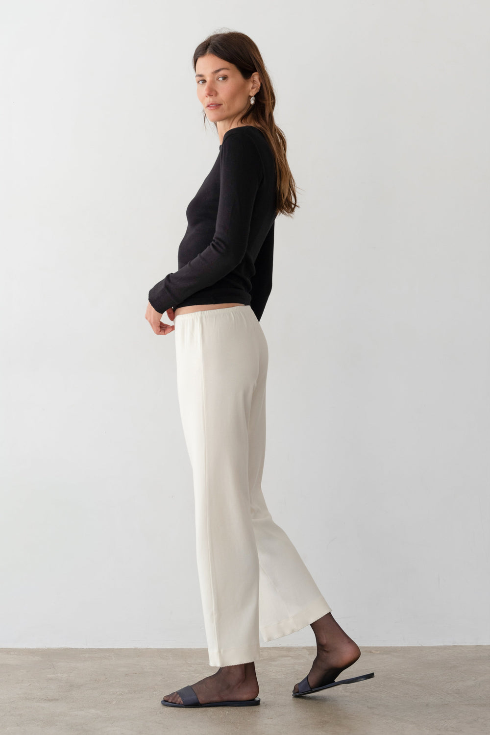 Women Creme Baby Rib Scallop Pant
