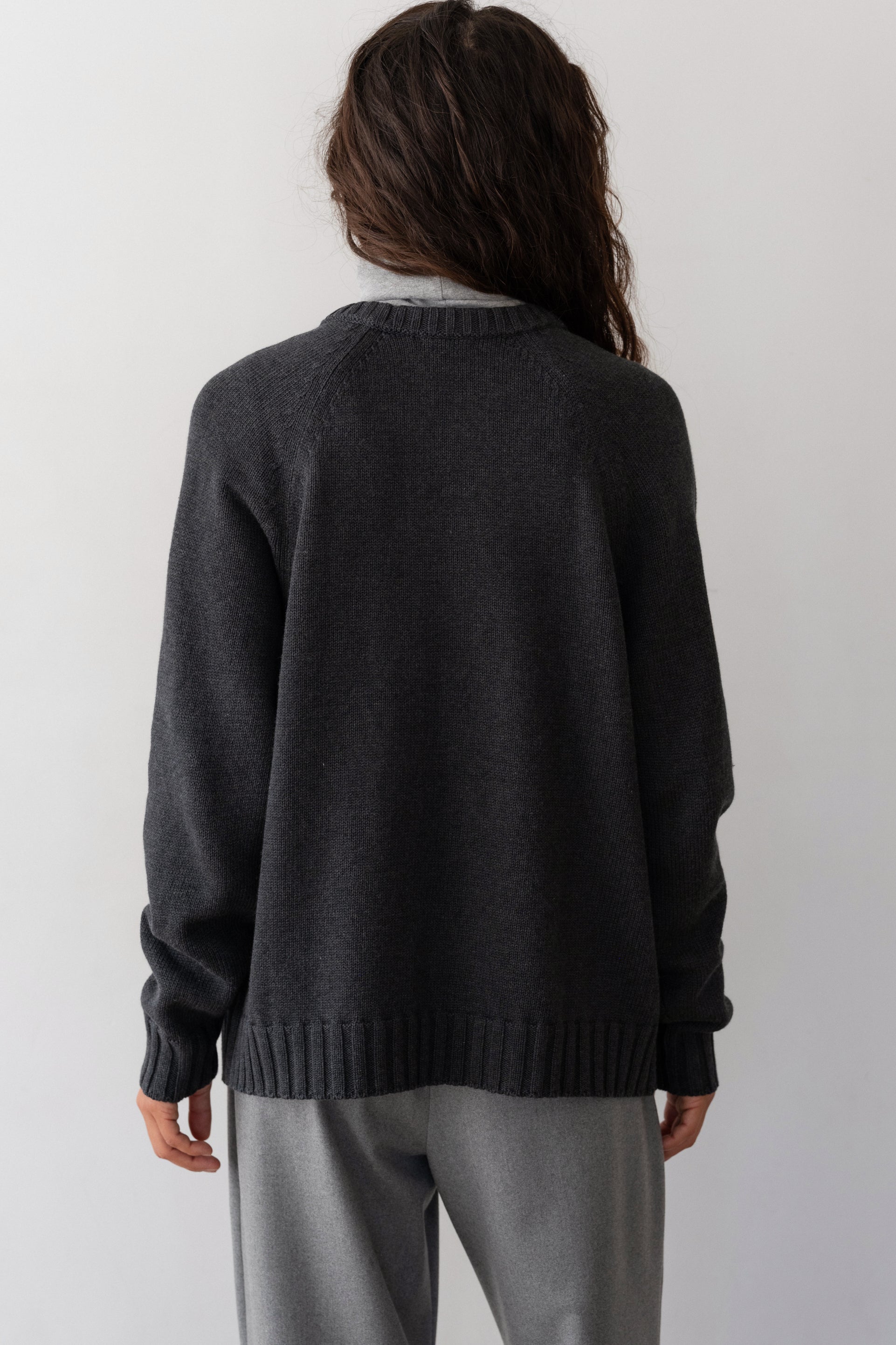 Women The Heavy Cotton Knit V-Neck Sweater