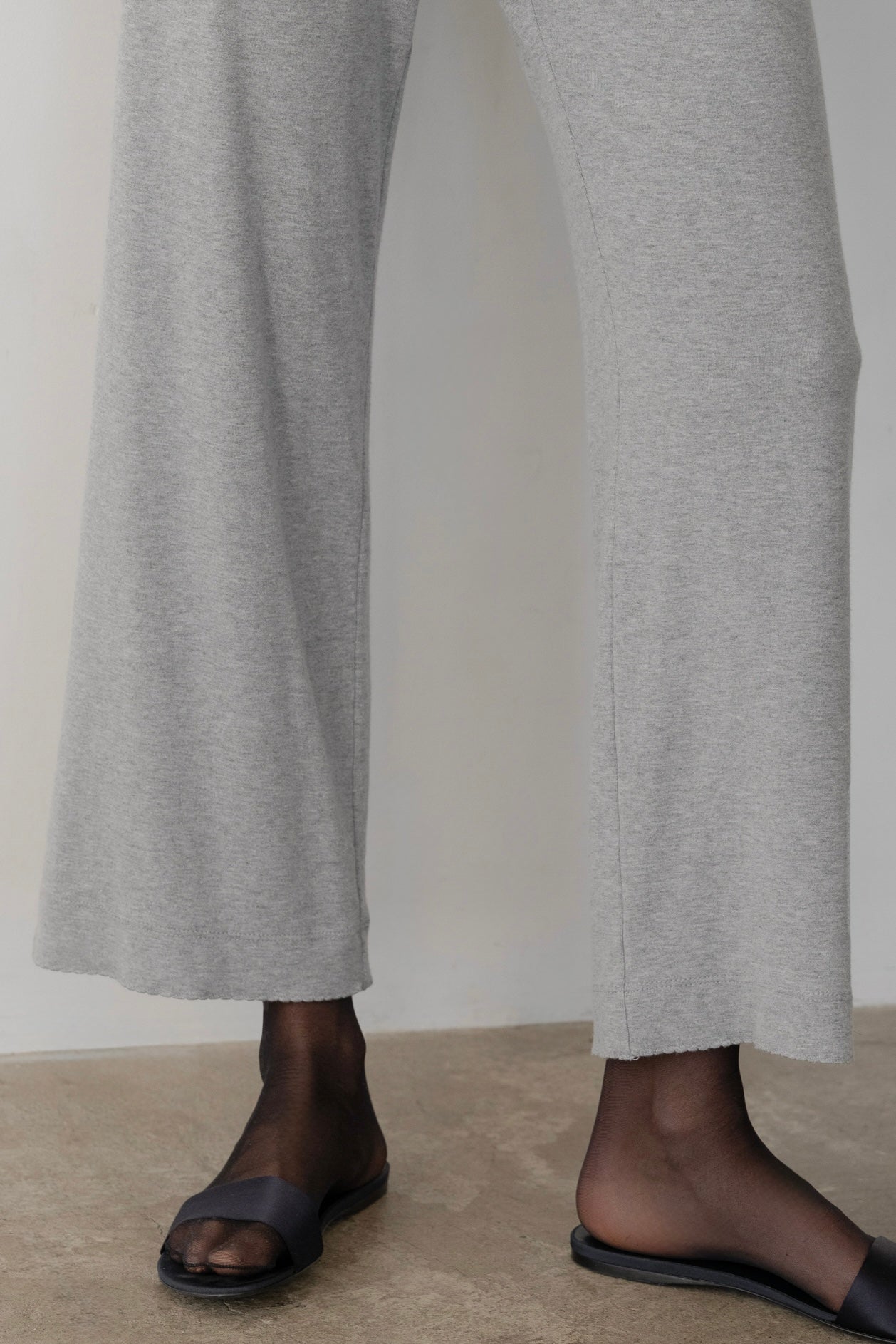 Women Heather Grey Baby Rib Scallop Pant